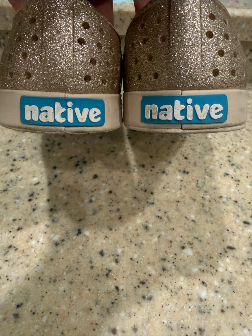 Native Jefferson Sugarlite Glitter Gold Slip On Shoes Girls Size J4 Like New - Picture 5 of 5